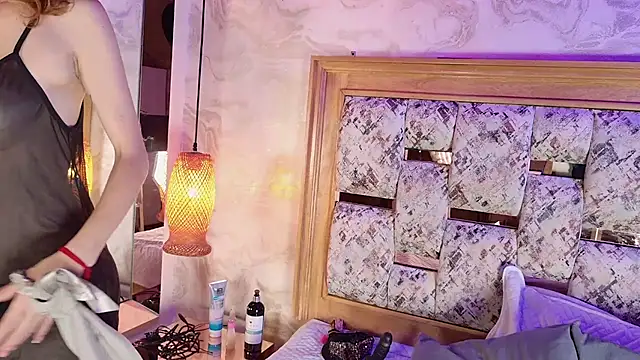 Snapshot of julyana_mendez chatting on October 11, 7:38 pm julyana mendez online show from October 11, 7:38 pm