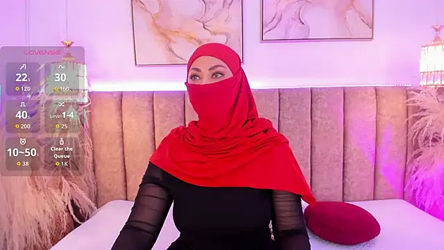 Snapshot of azza__ chatting on October 1, 12:32 pm azza online show from October 1, 12:32 pm