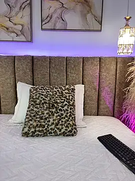 azza   online show from January 9, 6:01 pm