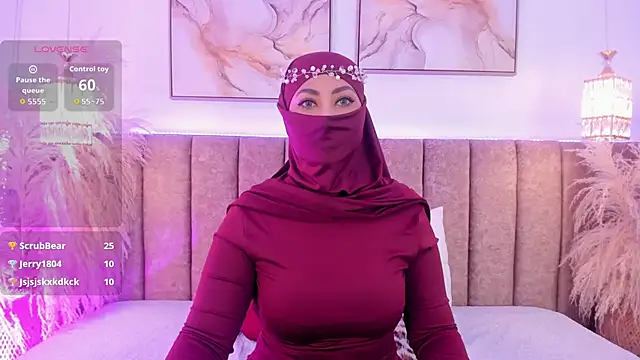 Snapshot of azza__ chatting on September 27, 12:34 pm azza online show from September 27, 12:34 pm