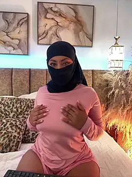 Snapshot of azza__ chatting on October 19, 2:19 pm azza online show from October 19, 2:19 pm