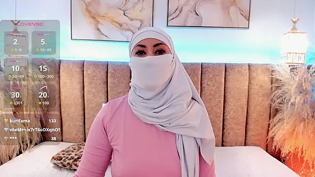 Snapshot of azza__ chatting on October 23, 2:34 pm azza online show from October 23, 2:34 pm