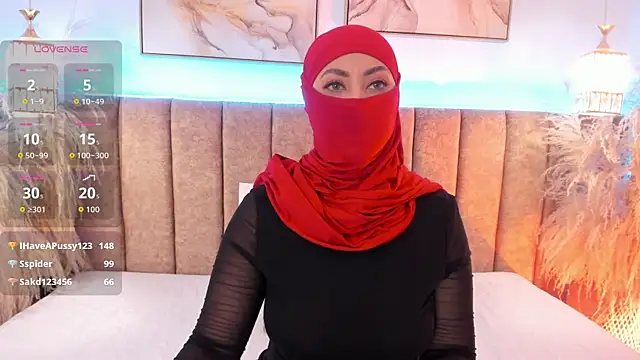 Snapshot of azza__ chatting on October 20, 2:31 pm azza online show from October 20, 2:31 pm