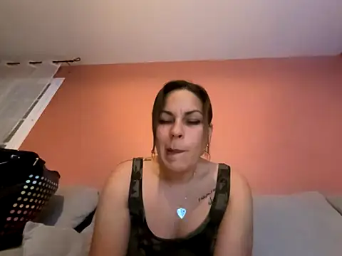 minettedusud online show from November 30, 10:03 pm