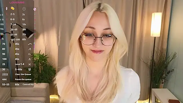 Snapshot of Marry_sharp chatting on October 2, 9:09 pm Marry sharp online show from October 2, 9:09 pm