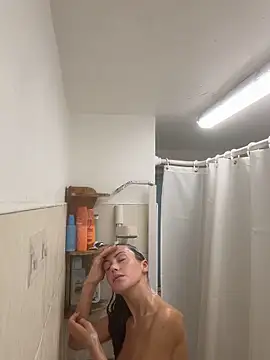 MilaRenee online show from December 21, 1:15 pm