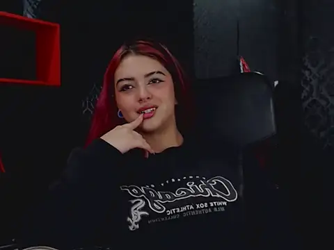 MaviceMur online show from October 3, 9:47 am