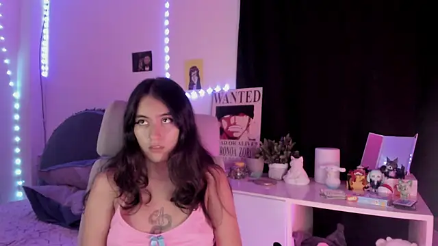 namiiwhite online show from October 10, 1:32 am