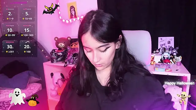 namiiwhite online show from November 1, 11:31 pm