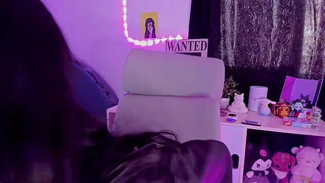 namiiwhite online show from October 11, 7:49 pm