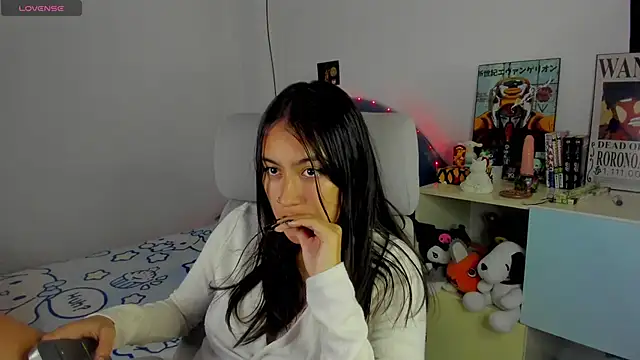 namiiwhite online show from September 19, 3:11 pm