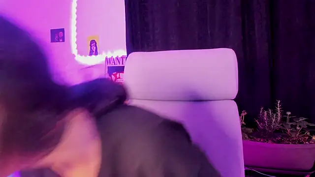 namiiwhite online show from October 5, 5:12 am