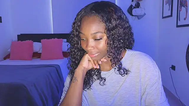 EmilyKisx online show from October 9, 3:05 pm