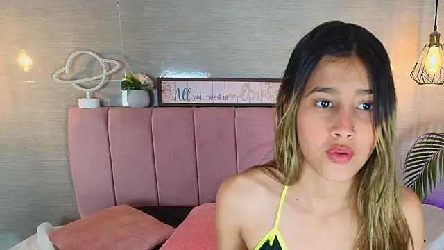 Snapshot of im_sofii18 chatting on October 8, 8:02 pm im sofii18 online show from October 8, 8:02 pm