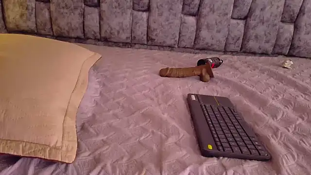 Lizbeth Rouse online show from January 5, 5:27 pm