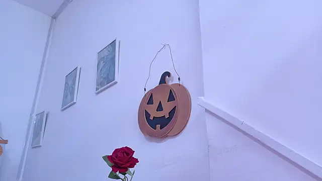 Snapshot of Lizbeth_Rouse chatting on October 23, 11:27 am Lizbeth Rouse online show from October 23, 11:27 am