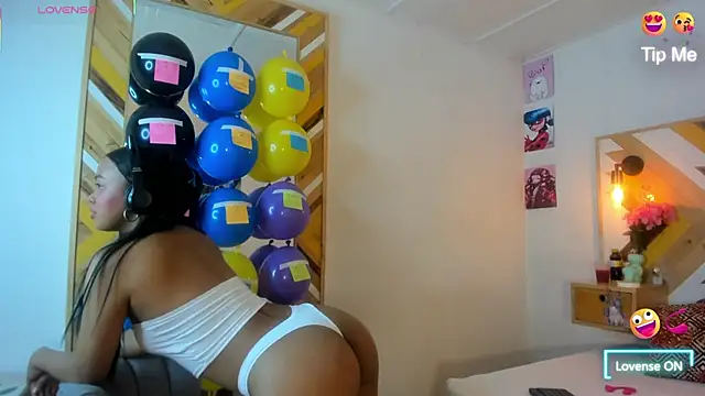 Snapshot of SoleneFontaine chatting on September 26, 12:36 pm SoleneFontaine online show from September 26, 12:36 pm