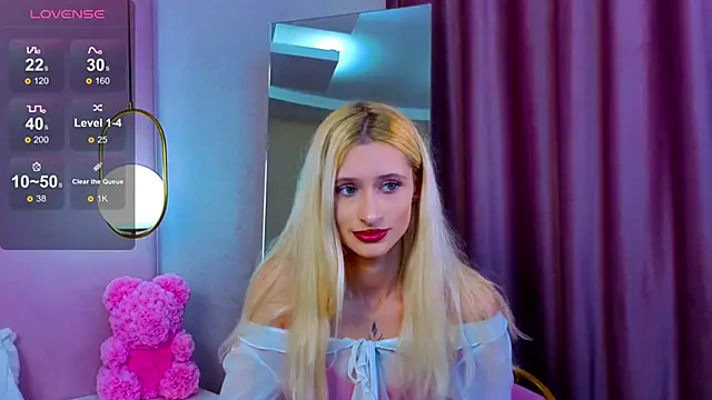 Snapshot of Monica_Leen chatting on October 27, 6:42 am Monica Leen online show from October 27, 6:42 am