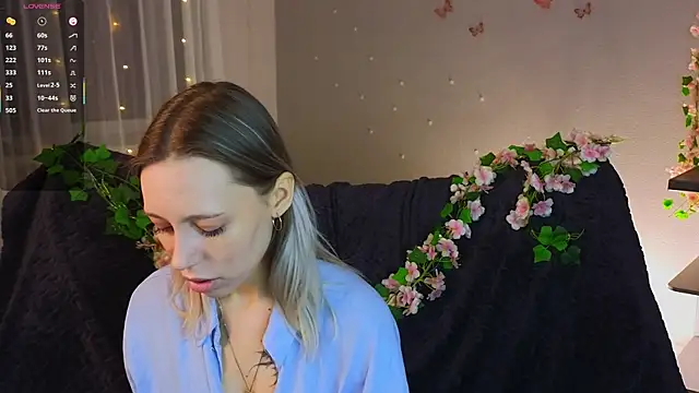 NyxaThorn online show from January 18, 3:19 pm