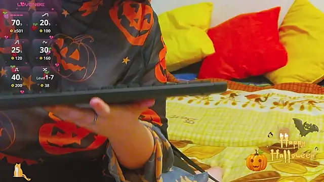 Snapshot of MilisaSweet777 chatting on October 31, 8:46 pm MilisaSweet777 online show from October 31, 8:46 pm