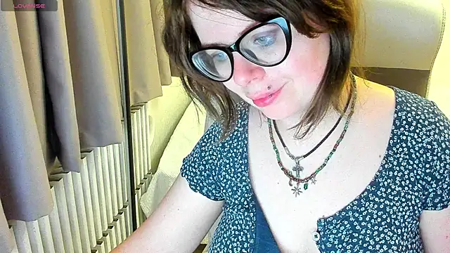 Snapshot of MilisaSweet777 chatting on October 2, 7:30 pm MilisaSweet777 online show from October 2, 7:30 pm