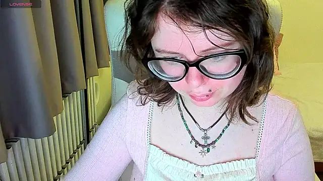 Snapshot of MilisaSweet777 chatting on October 12, 8:11 pm MilisaSweet777 online show from October 12, 8:11 pm