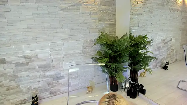 Snapshot of AngelInSinn chatting on September 18, 7:12 pm AngelInSinn online show from September 18, 7:12 pm