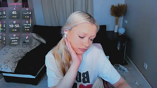 Millie Vanillies online show from December 5, 6:24 am