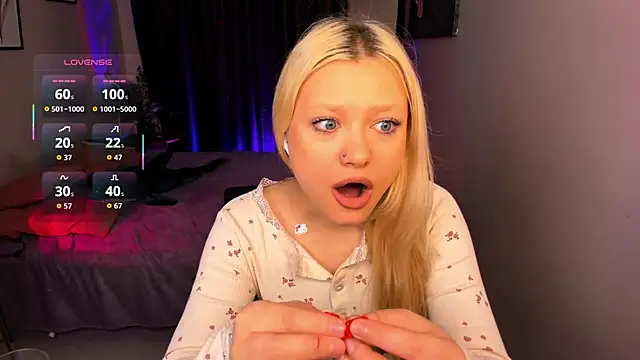 Millie Vanillies online show from December 17, 1:59 pm