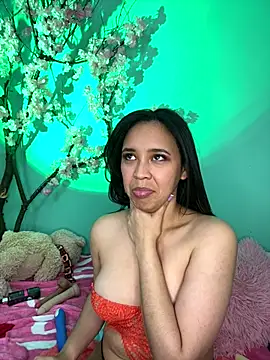 Esmeraldagh  online show from October 15, 1:14 pm