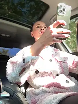  JessyRey  online show from October 21, 9:57 am