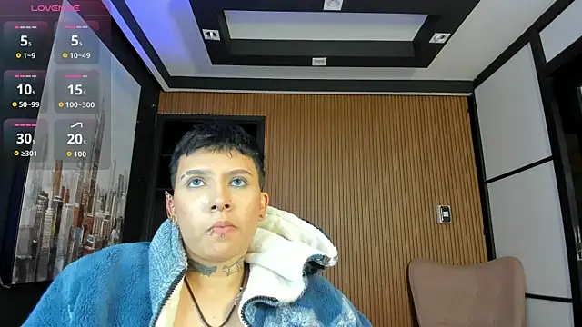 Snapshot of AlanRed_ chatting on October 15, 8:44 pm AlanRed  online show from October 15, 8:44 pm