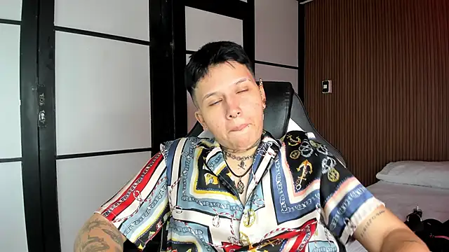 Snapshot of AlanRed_ chatting on October 20, 9:07 pm AlanRed  online show from October 20, 9:07 pm