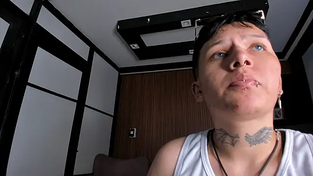 Snapshot of AlanRed_ chatting on October 29, 8:00 pm AlanRed  online show from October 29, 8:00 pm