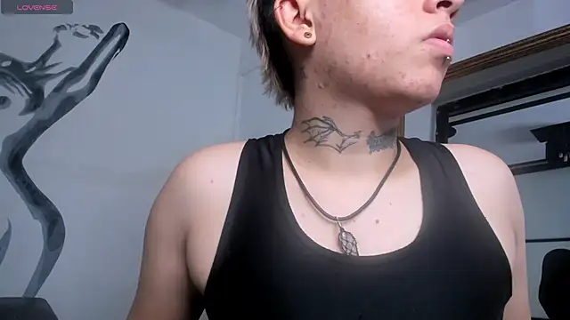 Snapshot of AlanRed_ chatting on September 23, 4:21 am AlanRed  online show from September 23, 4:21 am