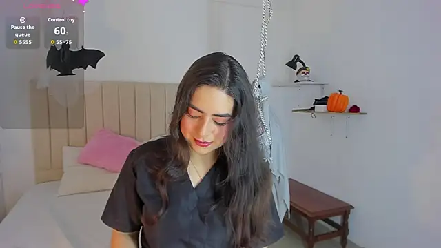 Snapshot of sashaa_petit chatting on October 27, 11:17 am sashaa petit online show from October 27, 11:17 am