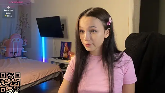 EllaSimonss online show from September 14, 9:01 pm