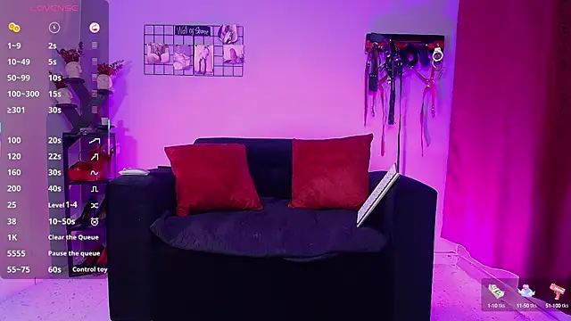 Snapshot of Daphne_Clarke chatting on October 15, 10:07 am Daphne Clarke online show from October 15, 10:07 am