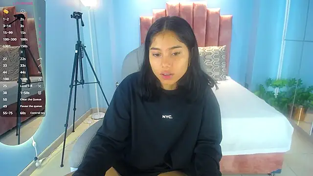 Milaa Star  online show from February 19, 4:01 am