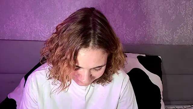 SunPunnyGirl online show from October 8, 2:32 pm