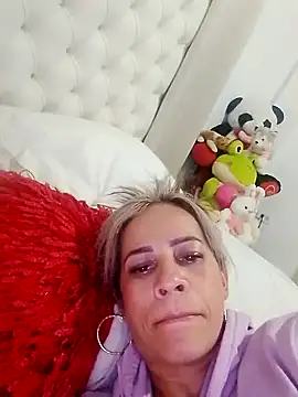 Snapshot of Alisson_Milf chatting on September 18, 2:21 am Alisson Milf online show from September 18, 2:21 am