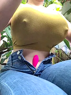 Snapshot of Kiki-vivi chatting on September 20, 1:05 am Kiki-vivi online show from September 20, 1:05 am