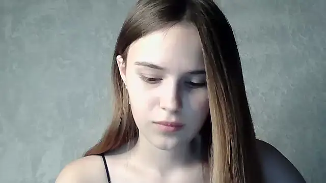 Snapshot of SweetLoraa chatting on September 13, 6:05 pm SweetLoraa online show from September 13, 6:05 pm