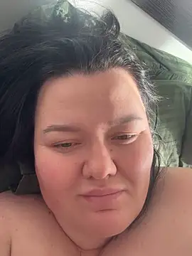 Snapshot of SunnyLeila2101 chatting on October 23, 12:00 pm SunnyLeila2101 online show from October 23, 12:00 pm