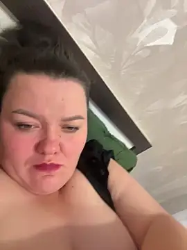 Snapshot of SunnyLeila2101 chatting on October 8, 5:17 pm SunnyLeila2101 online show from October 8, 5:17 pm