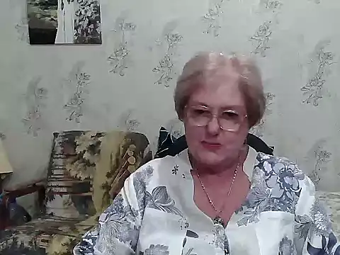 Snapshot of Renata62011 chatting on October 5, 7:30 pm Renata62011 online show from October 5, 7:30 pm