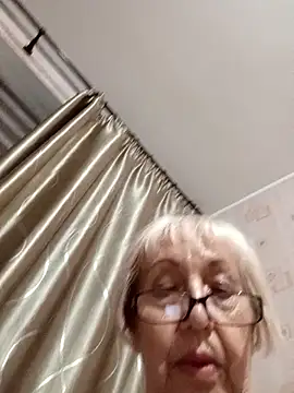 Snapshot of Anatolia5961 chatting on September 27, 3:52 pm Anatolia5961 online show from September 27, 3:52 pm