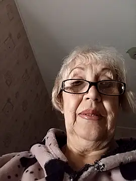 Snapshot of Anatolia5961 chatting on October 5, 3:22 am Anatolia5961 online show from October 5, 3:22 am