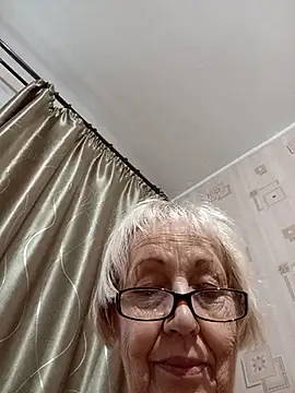 Snapshot of Anatolia5961 chatting on September 18, 4:44 am Anatolia5961 online show from September 18, 4:44 am