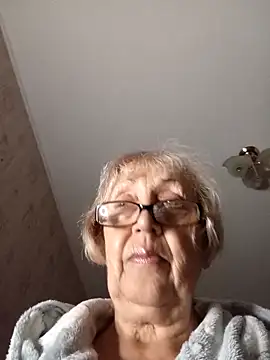 Snapshot of Anatolia5961 chatting on October 21, 3:05 pm Anatolia5961 online show from October 21, 3:05 pm